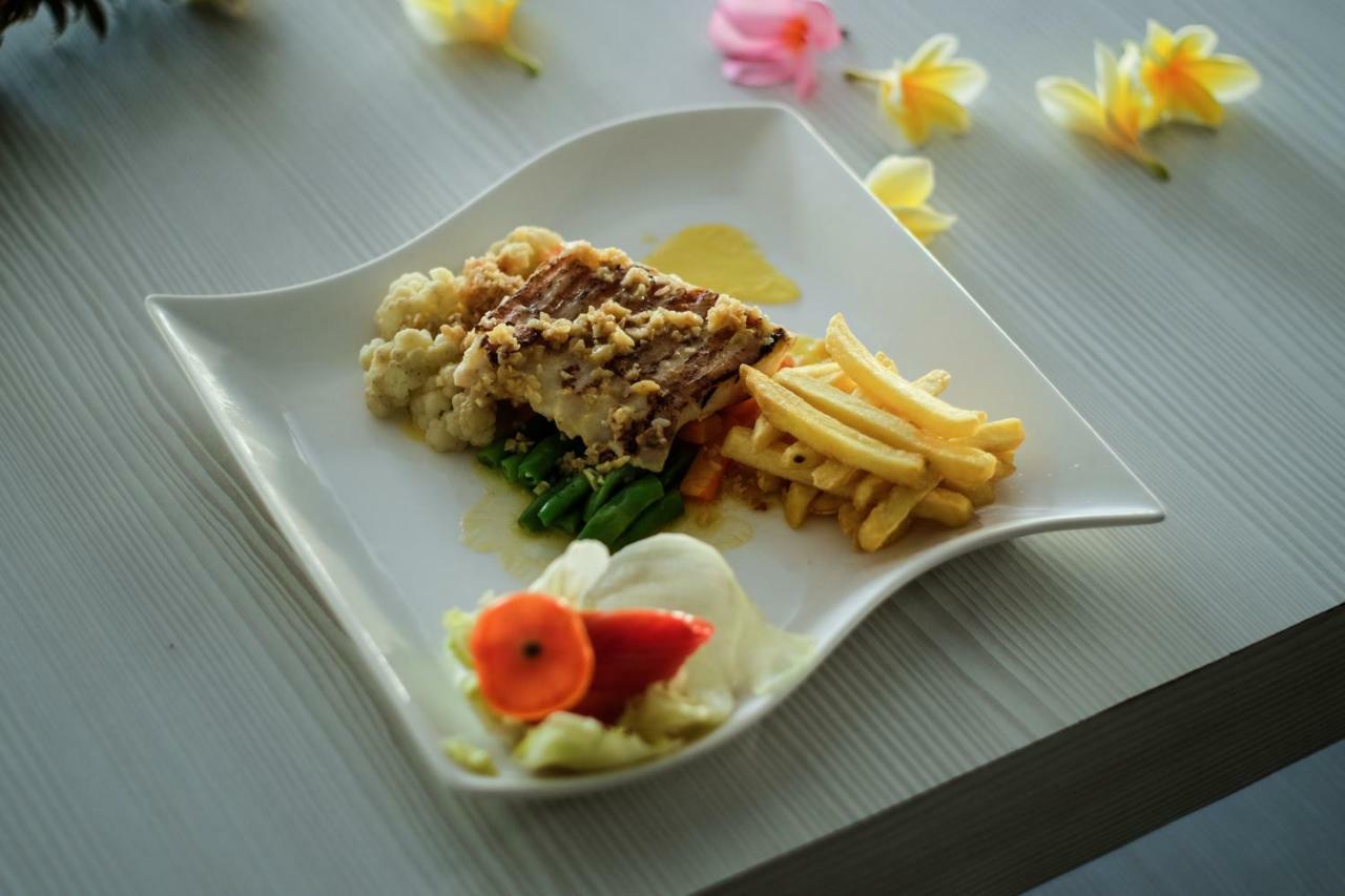 Puri Saron Senggigi Hotel Luaran gambar